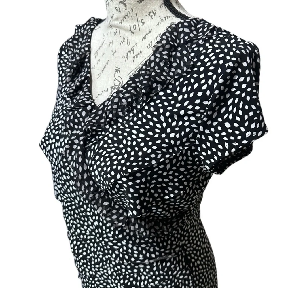 WHBM Black and White Bandage Style Blouse Size Small NWT - Picture 2 of 6